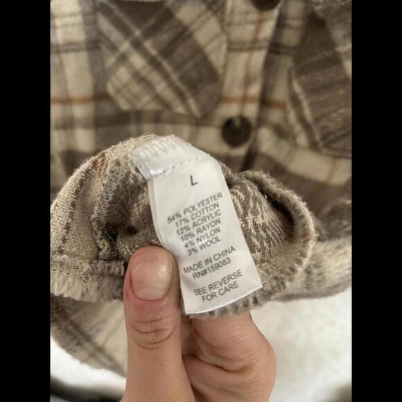 Windsor Warm Plaid Button-Up Shirt - Stylish Cozy L - Picture 6 of 6